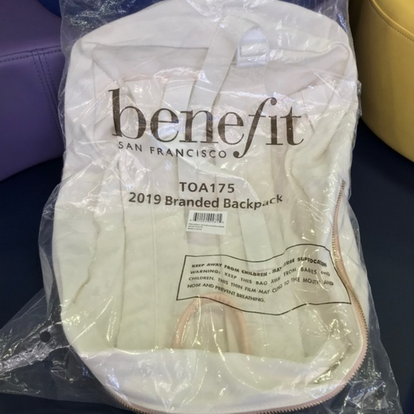 🎉HP! 2/$100 💝 Limited Ed. Benefit Cosmetics Backpack - Picture 2 of 2